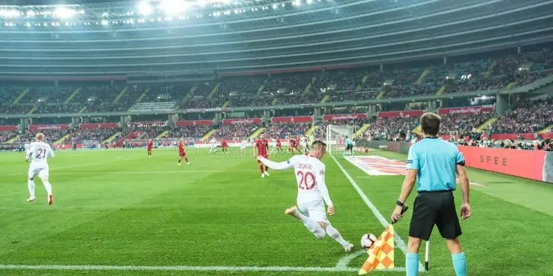 Quan sát và đặt cược đội hưởng được quả đá phạt góc đầu tiên